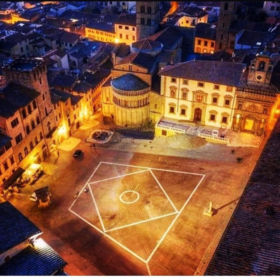 La Torre Di Borgunto - Piazza Grande Apartment Arezzo Luaran gambar
