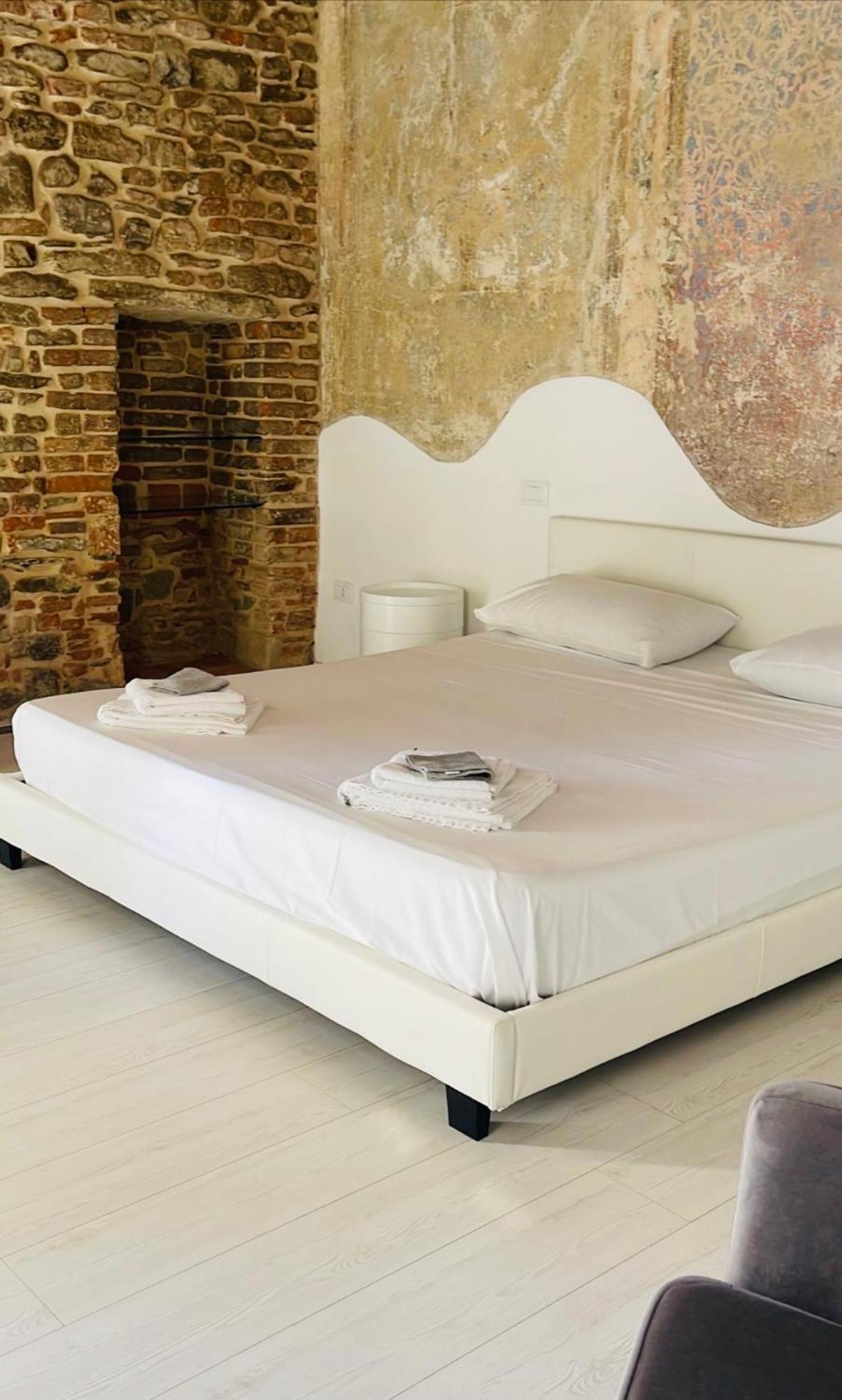 La Torre Di Borgunto - Piazza Grande Apartment Arezzo Luaran gambar